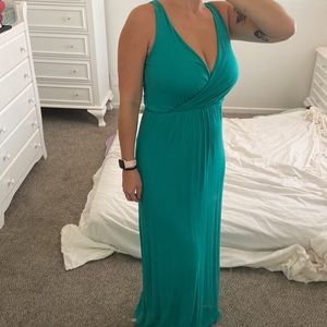 Gorgeous teal dress 👗